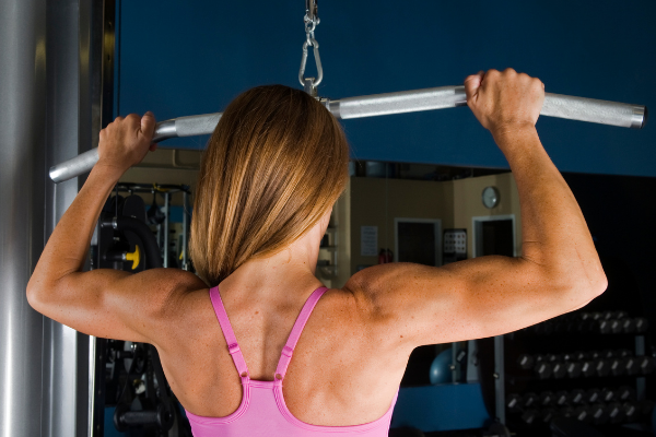 How To Do A Lat Pulldown