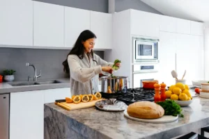 How to Become a Nutritionist in New York 2025